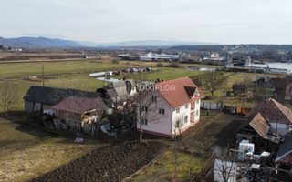 Casa unifamilială cu teren generos - Poză 2