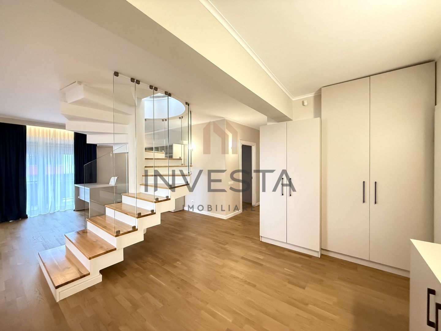 Penthouse modern de 150 mp utili! + 2 Terase de 200 mp! - Poză 2