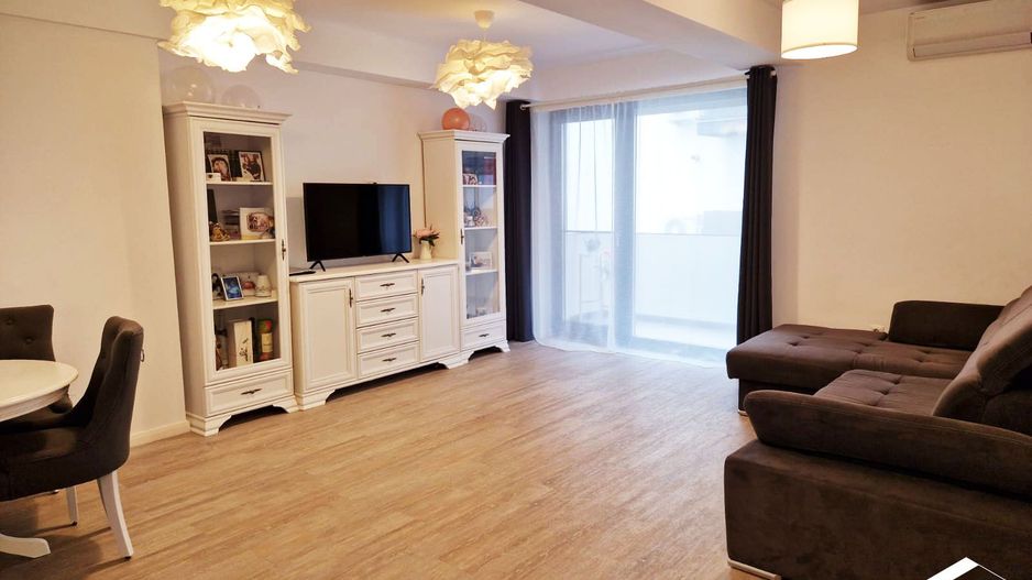 Apartament cu 4 camere, decomandat, zona Albert - Poză 1