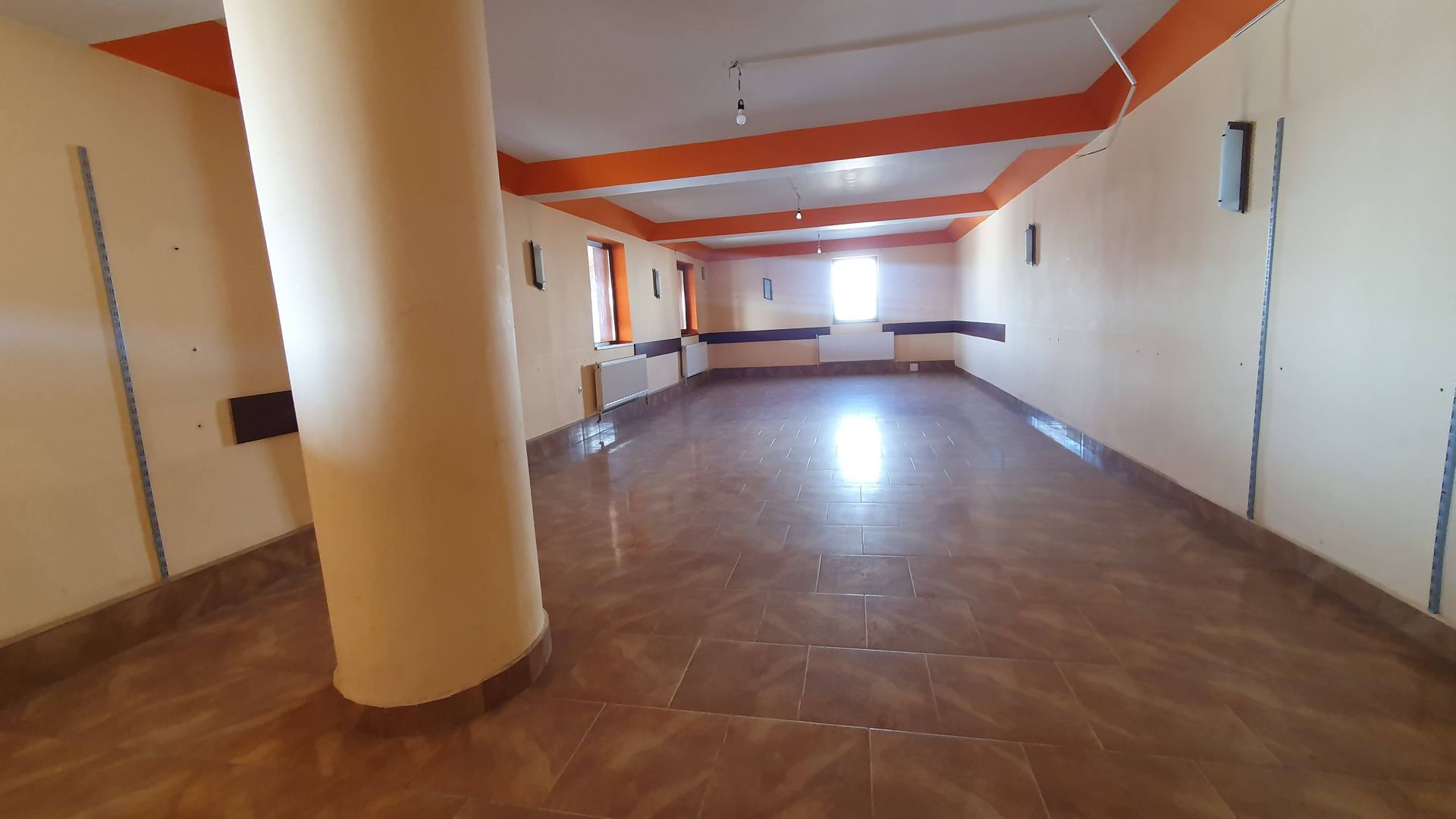 Afacere/Restaurant -Salon evenimente capacitate 600 persoane - Poză 28