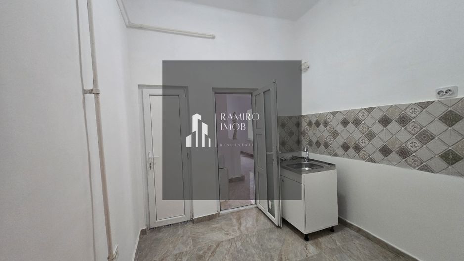 Casa renovata 105mp utili si curte libera 45mp -Eroii Revolutiei - Poză 9
