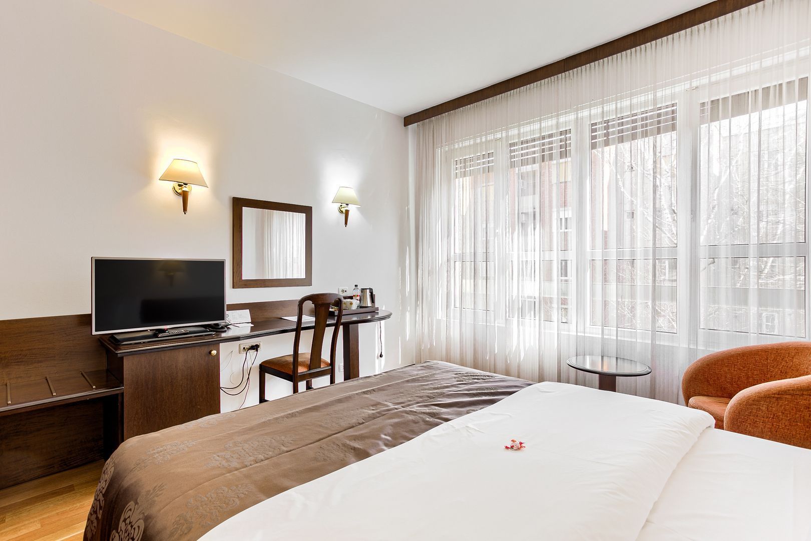 Oportunitate de investiție: Hotel Best Western de 4 stele Arad - Român - Poză 4