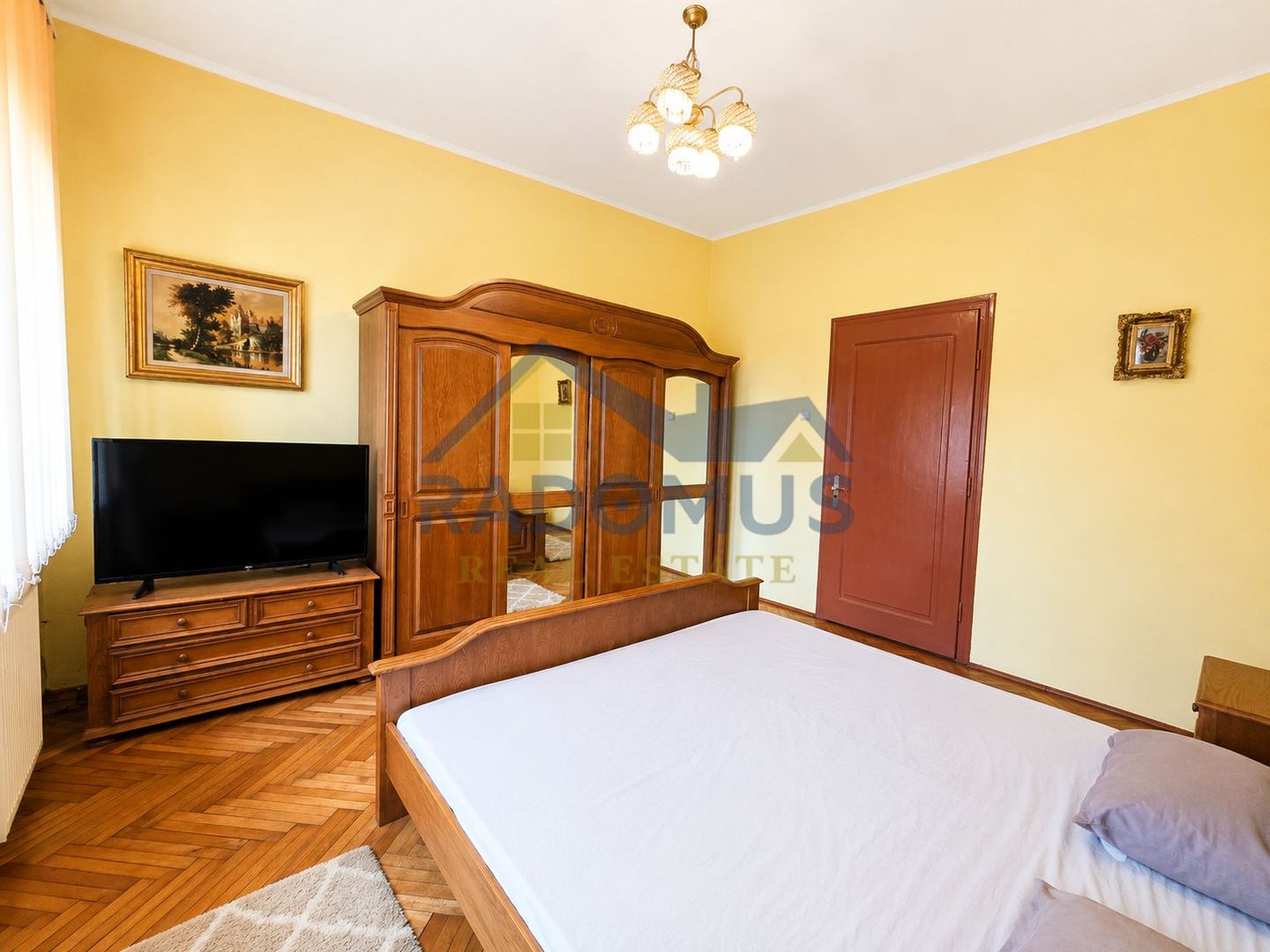 Vila 4 camere | Teren 532 mp | Piscina si foisor | Str. Lupeni - Poză 4