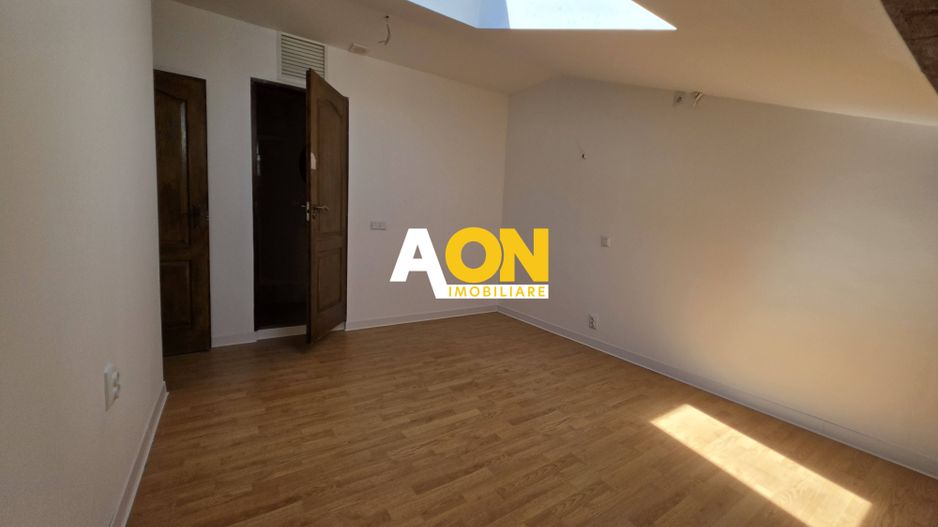 Apartament 5 camere, renovat, 68 mp utili + mansarda 52 mp,  Cetate - Poză 17