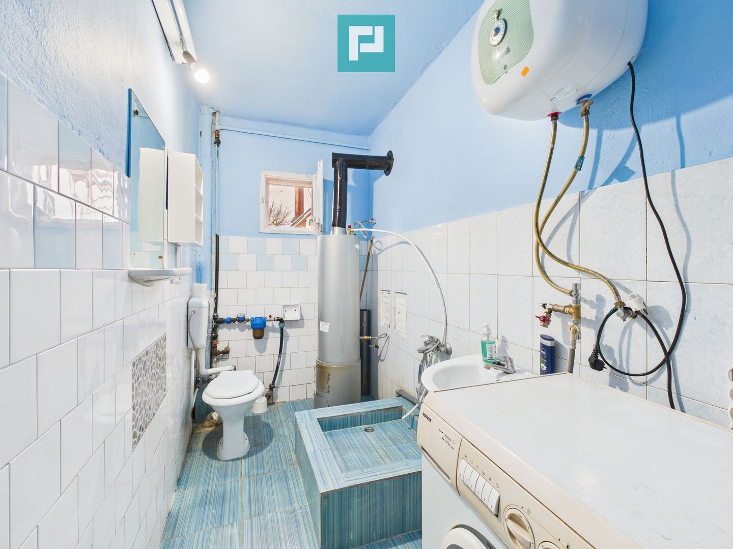 Apartament Săvârşin vizavi de intrarea la Castel - Poză 9