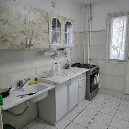 De vanzare apartament 3 camere Crangasi - Poză 7