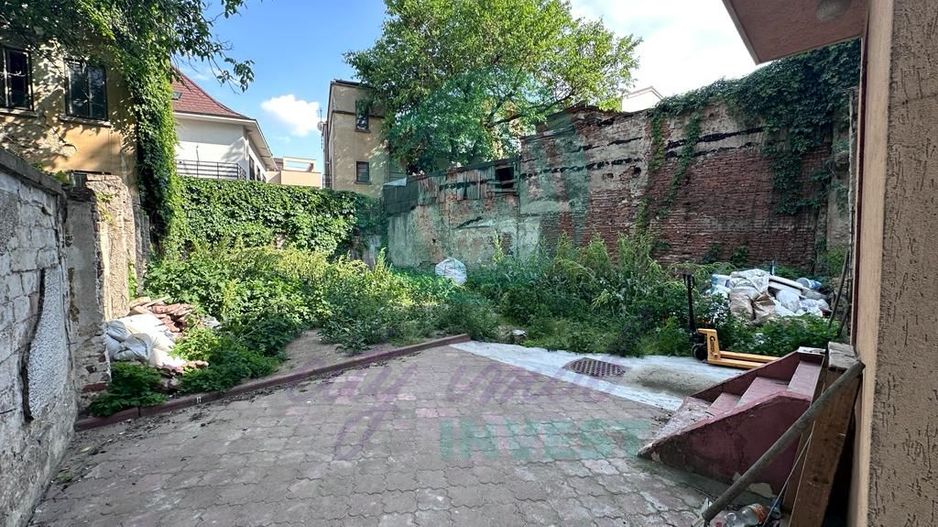 Casa consolidata cu teren de 626 mp - Poză 1