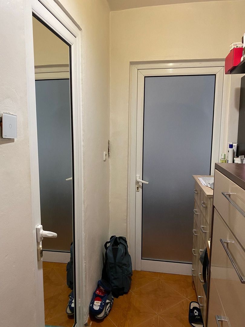 Închiriez ap. cu 3 camere ,et. 2, CraiovitaNouă - Poză 8