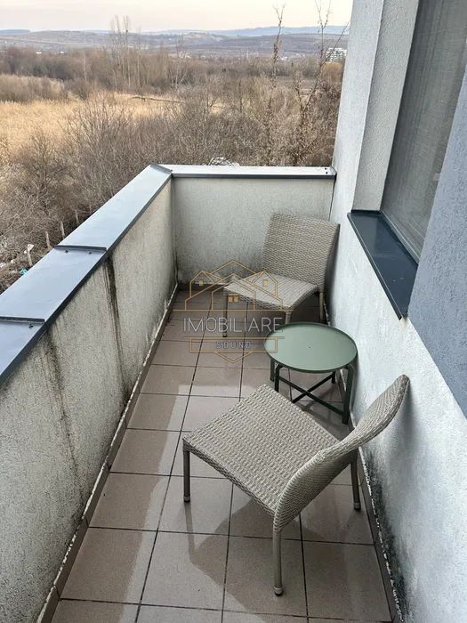 Apartament într-o zonă liniștită cu balcon și parcare - Poză 4