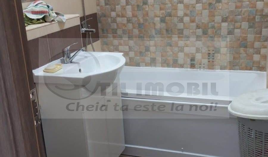 Apartament cu 3 camere si balcon - zona Podu Ros - 450€ - Poză 6
