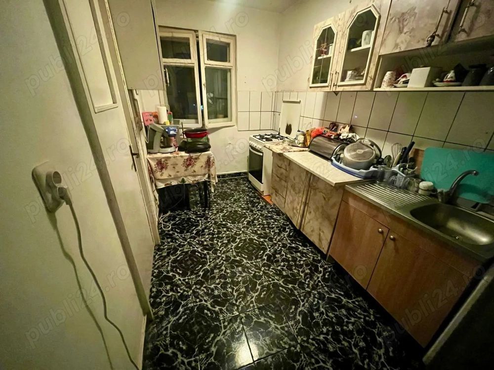 De vanzare apartament 3 camere, Pecineaga/Rahova - Poză 6