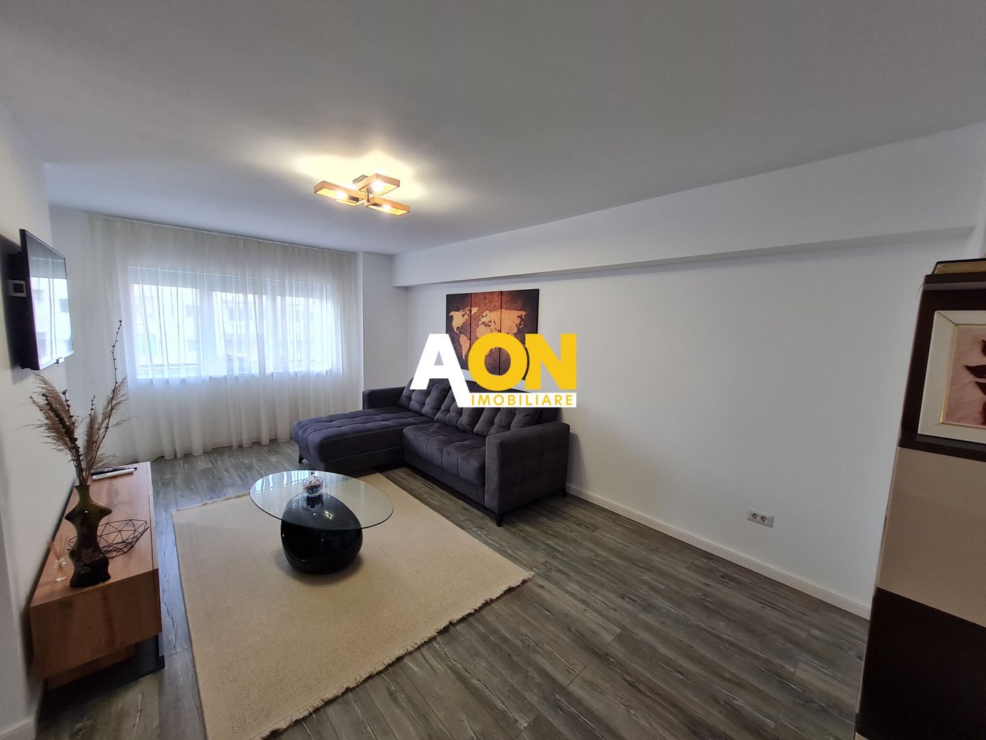 Apartament 2 Camere, Ultracentral, 54 mp, Decomandat, Zona Cetate - Poză 2