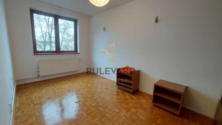 Apartament cu 3 camere decomandate, zona Pietii Hermes! - Poză 5