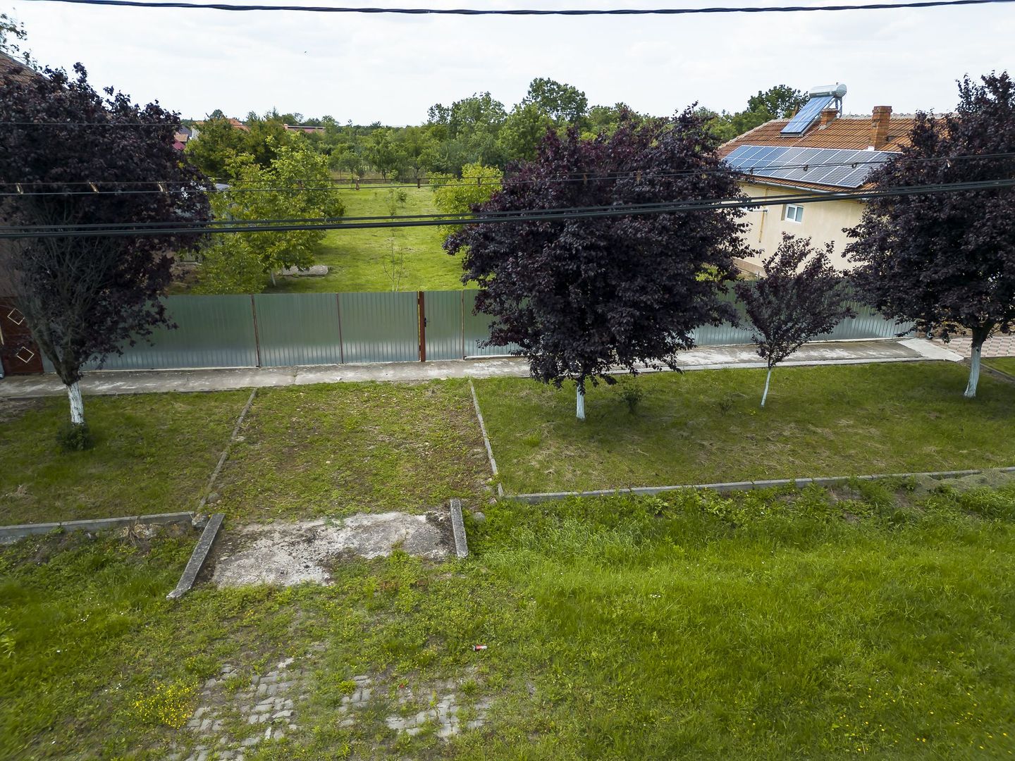 Teren intravilan in comuna Cermei - Poză 2