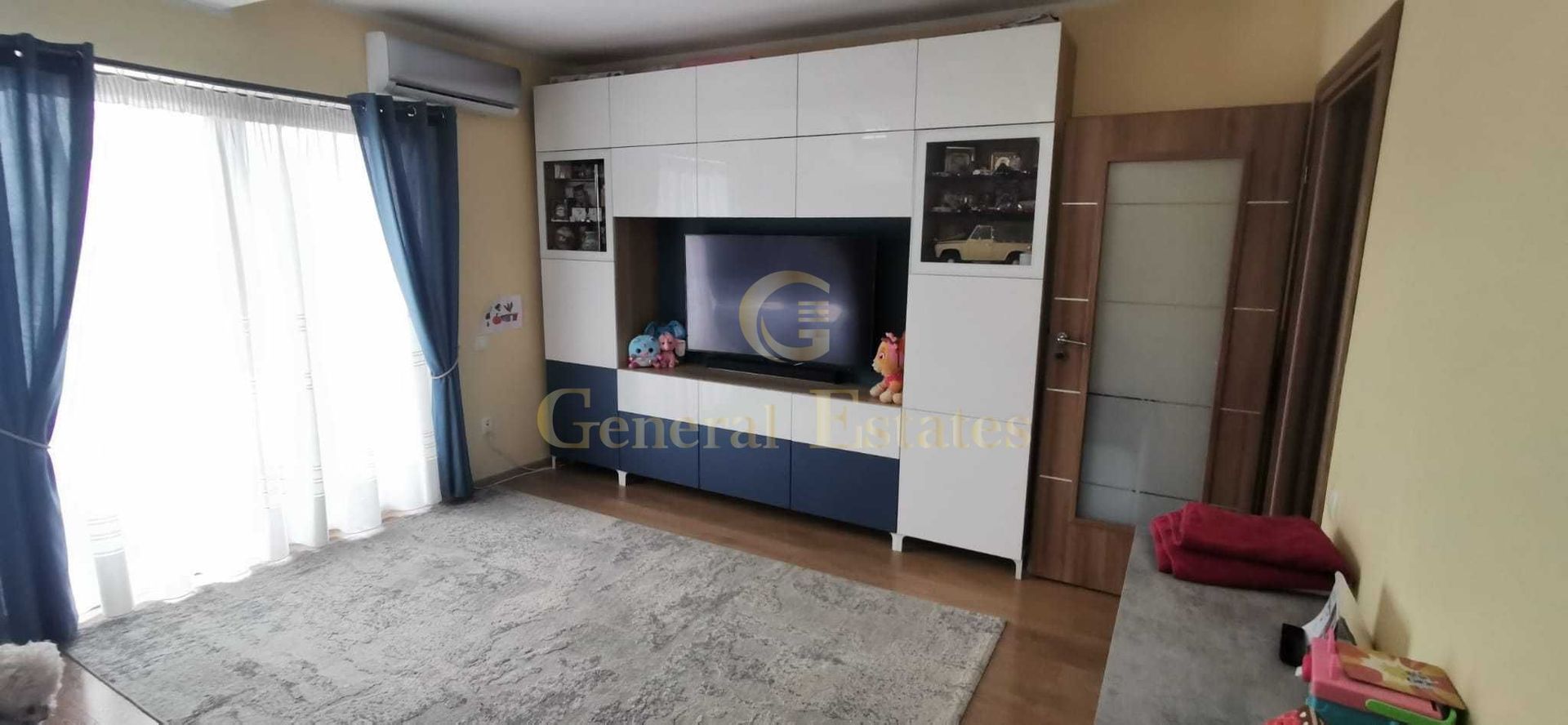 Apartament 2 camere Sanpetru cu parcare inclusă - Poză 1