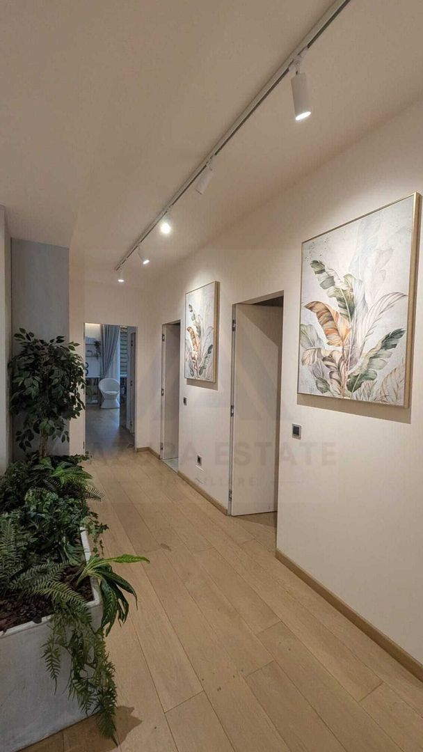 Penthouse 133 mp utili 4 camere 2 terase loc parcare in zona Centrala - Poză 9