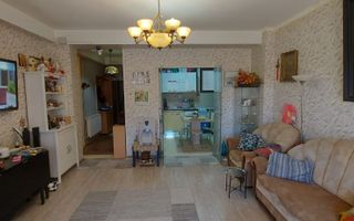 Apartament cu 3 camere pentru vanzare | curte 24 mp | Damaroaia - Poză 5