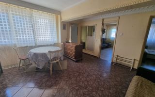 Apartament 3 Camere Decomandat, Zona Cetate - Poză 1