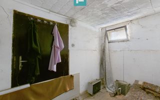 Casă modestă cu 3 camere din văiugă în Bătania - Poză 16