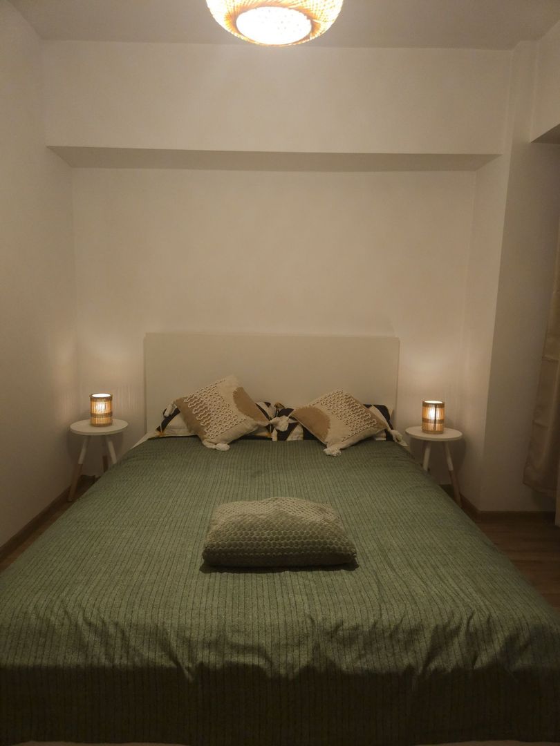 Închiriez apartament 2 camere, Unirii,centrală bloc, metrou 1 min, pet - Poză 2
