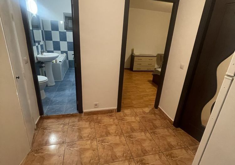 De Închiriat Garsoniera 42 mp decomandata, vis-a-vis Mall Vitan - Poză 4
