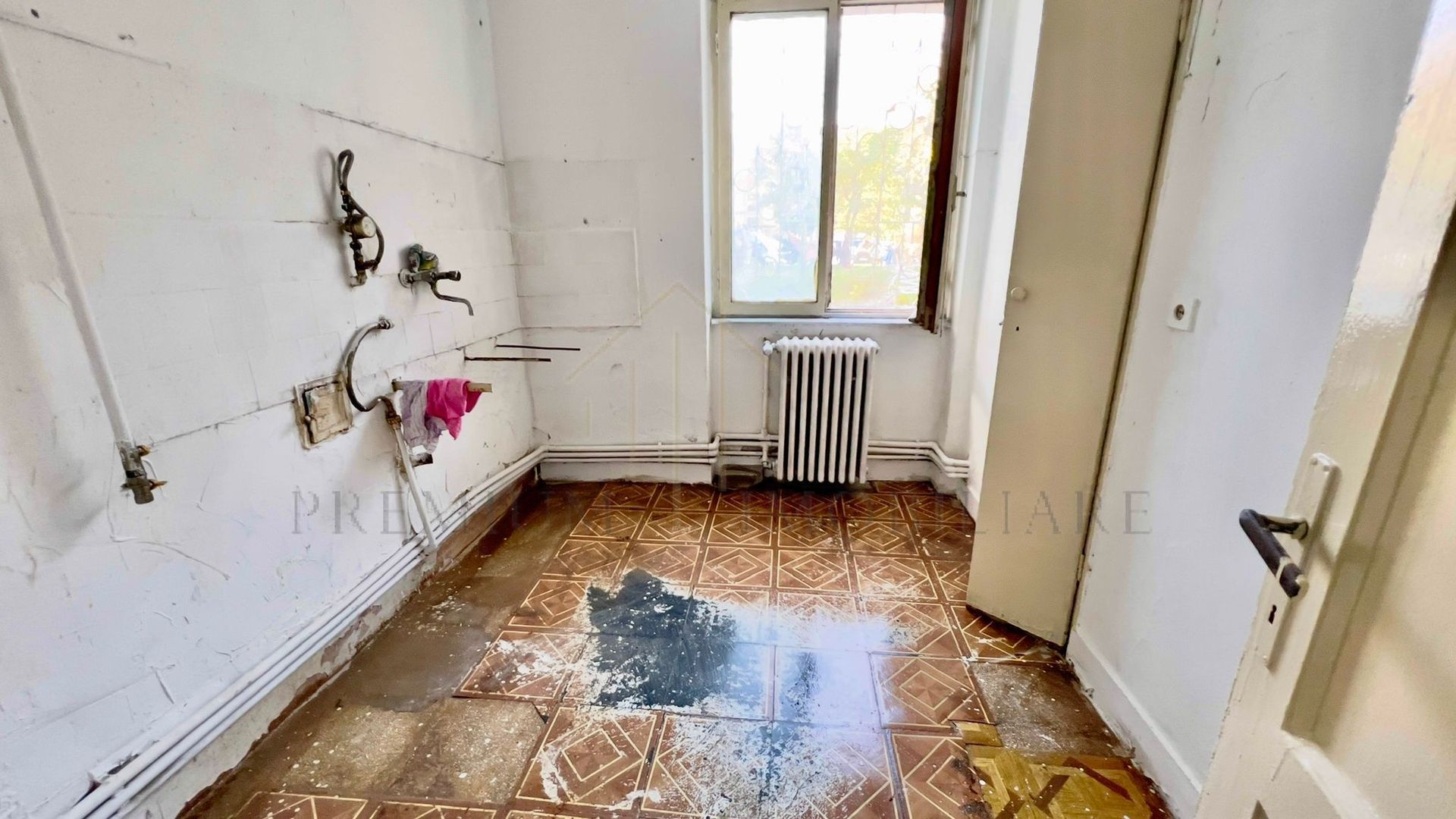 Apartament 2 Camere de vânzare, Onești, zonă centrală - Poză 5