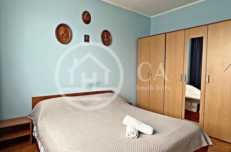 Apartament cu 3 camere de vanzare in zona Rogerius Oradea - Poză 2