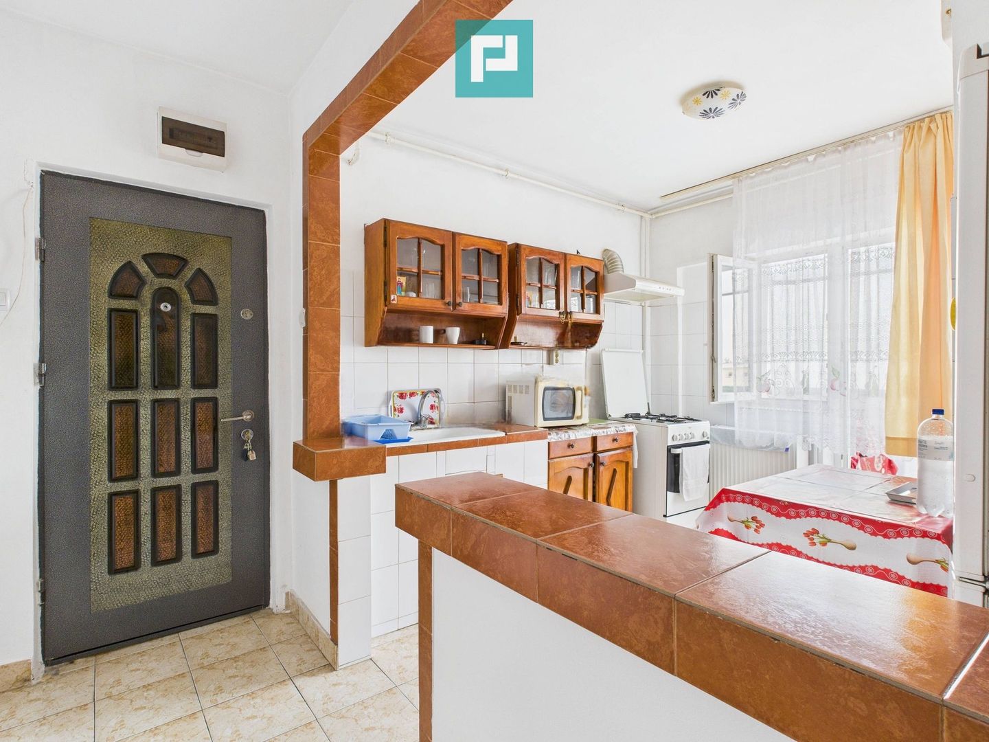 Apartament decomandat cu 2 camere în Aradul Nou - Poză 1