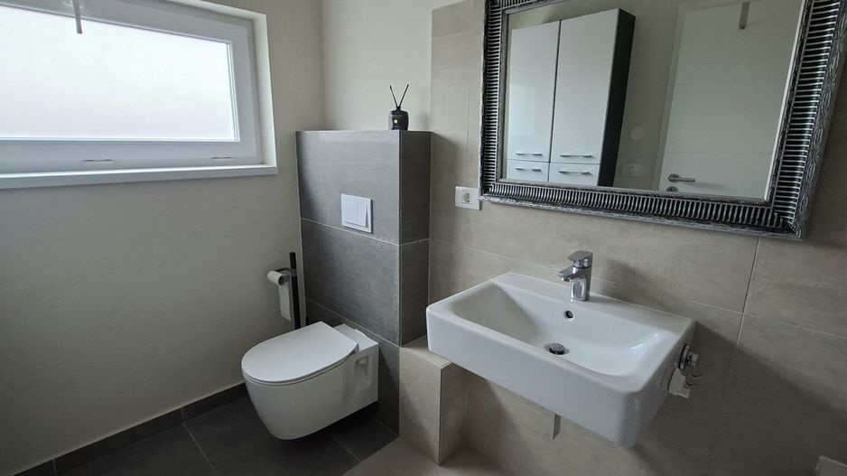 Casa la prima inchiriere cu 3 camere - Poză 12