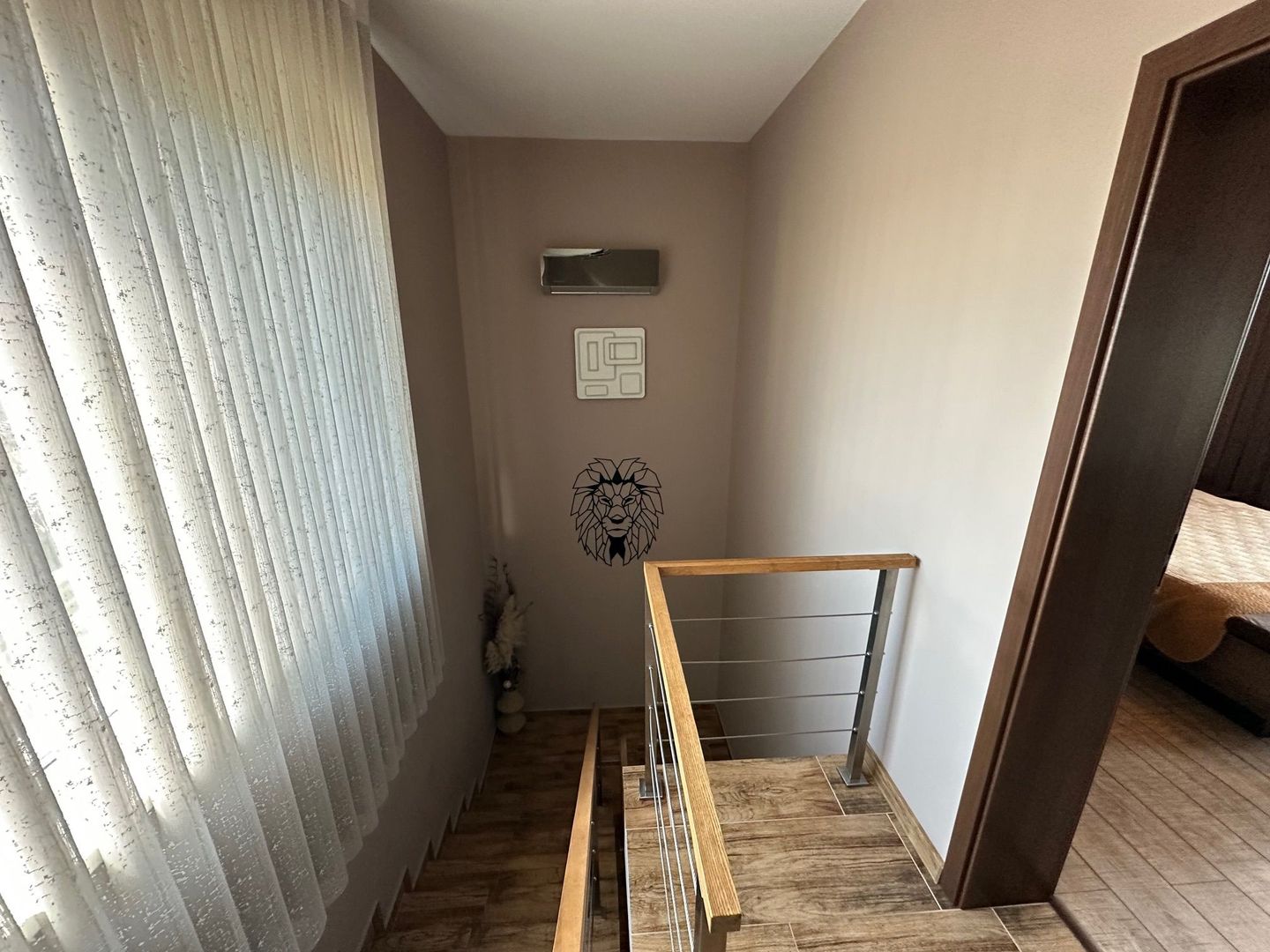 Duplex despărțit prin carpot - Poză 28