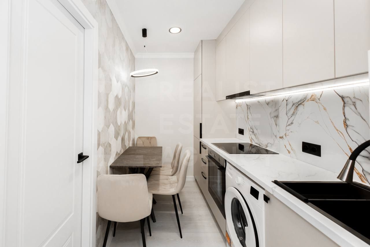 Vânzare, apartament,2 camere, str. Piata Unirii Principatelor,Buiucani - Poză 2