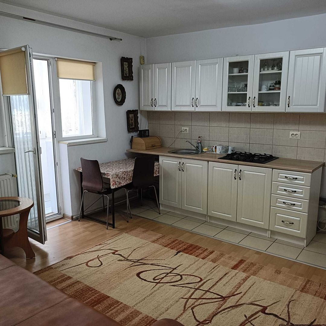 Apartament 2 dormitoare, living + bucataria, Cetate, Sc. nr. 7 - Poză 3