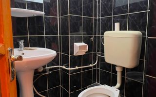 Apartament cu 3 camere decomandat - Poză 8