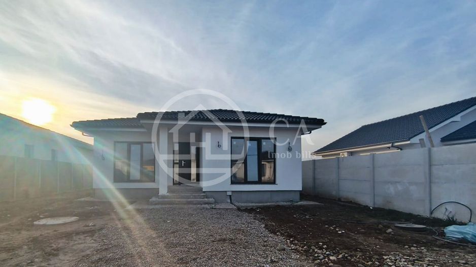 Casa de vanzare cu 4 camere in Santandrei, Bihor - Poză 2