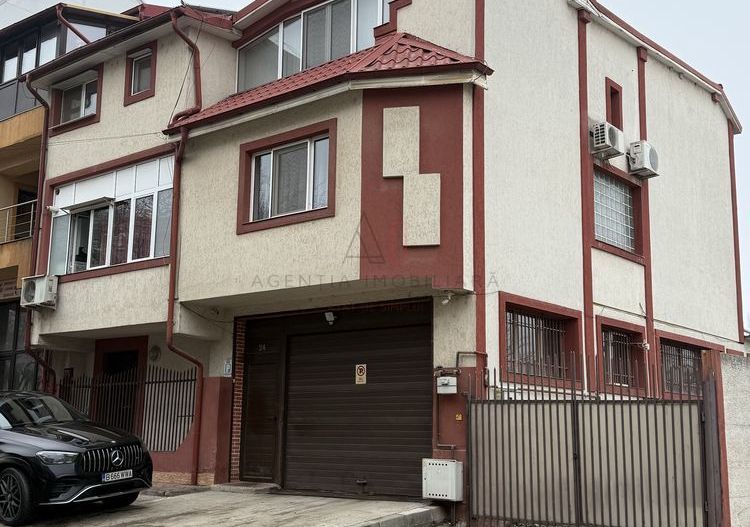 Vila Aviatiei | Constructie 2004 | 300 mp utili | Garaj - Poză 1