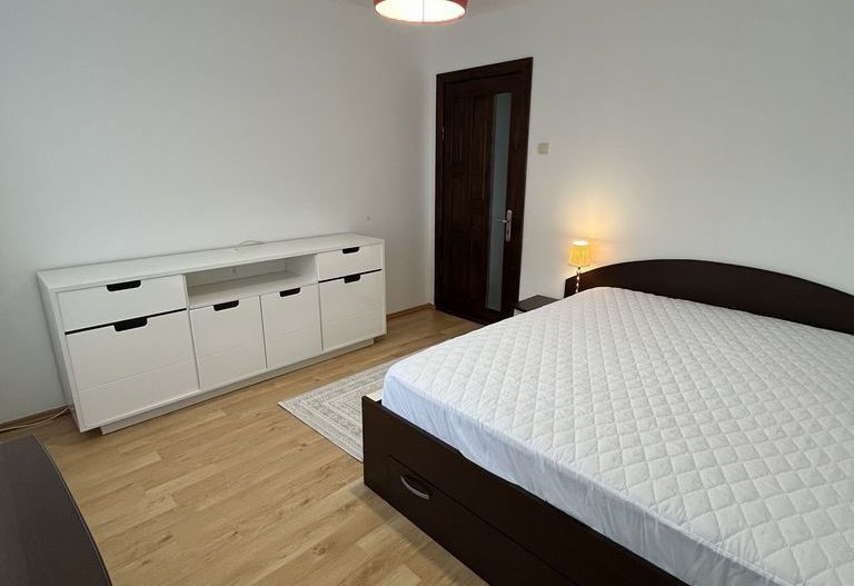 De inchiriat apartament 2 camere zona Titan - Poză 3