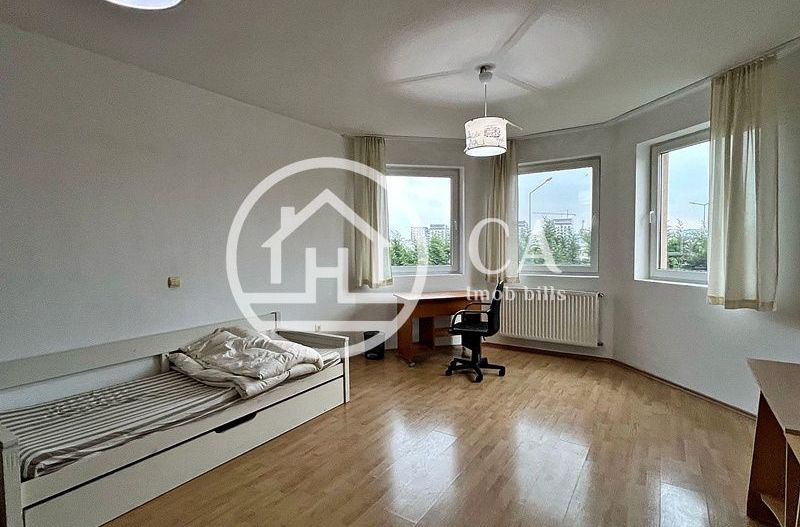 Casă de închiriat cu 4 camere în Cartierul Europa, Oradea - Poză 7