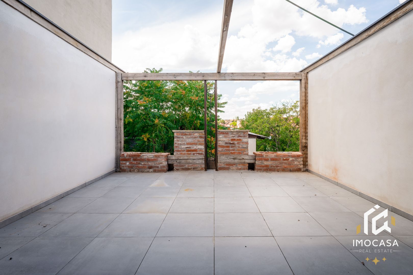 De vanzare Cladire bloc Istoric Central Arad D+P+E+M curte proprie - Poză 14