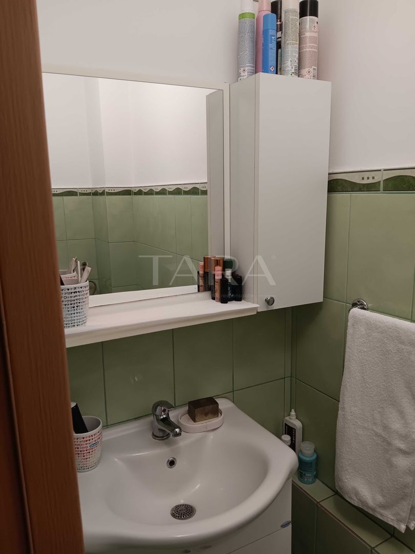 Apartament cu 3 camere decomandate, 2 băi și balcon închis, Zorilor. - Poză 8