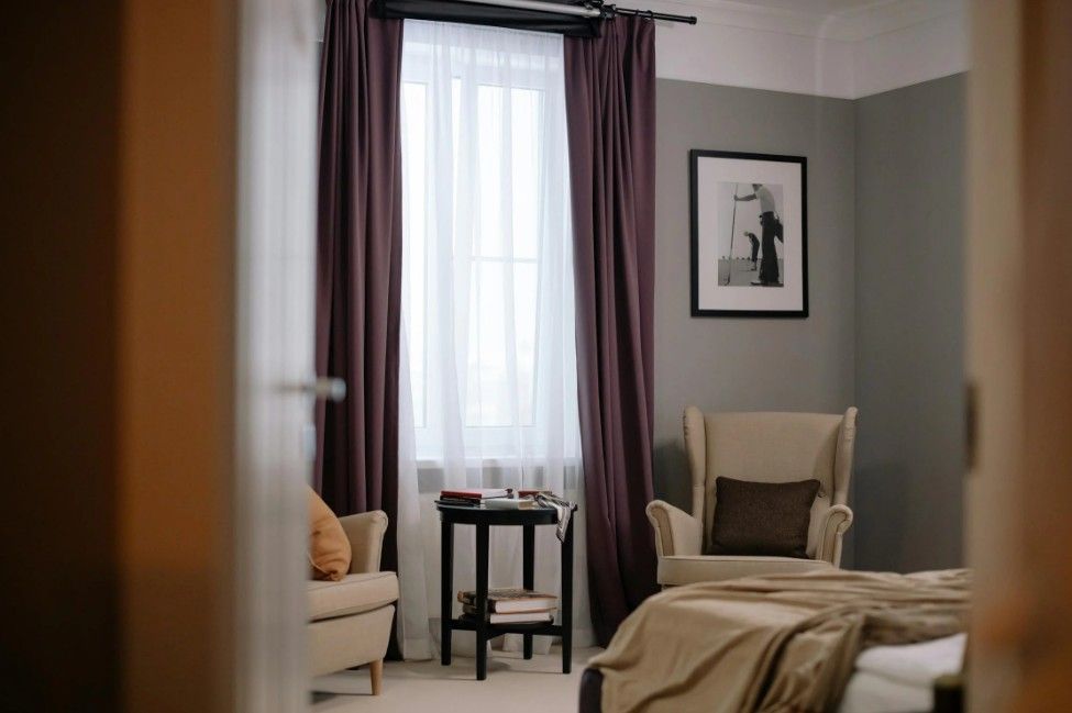 Apartament interbelic mare, cu compartimentare rară și potențial premium - Poză 2