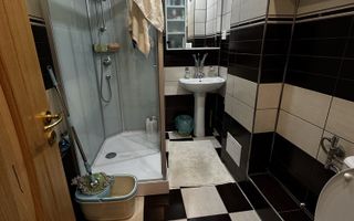 Apartament 2 camere etaj 2 cu centrala - Poză 6
