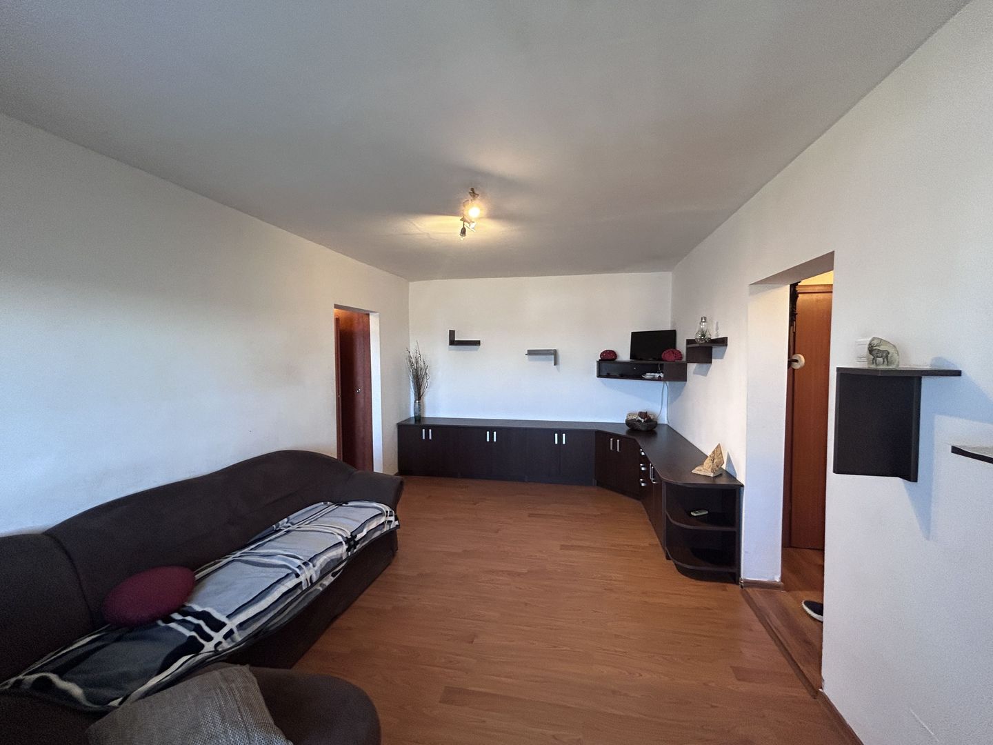 De inchiriat apartament 4 camere  – Micalaca, Arad - Poză 1