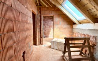 PROIECT DEOSEBIT CU GARAJ- LA ROSU - Poză 10