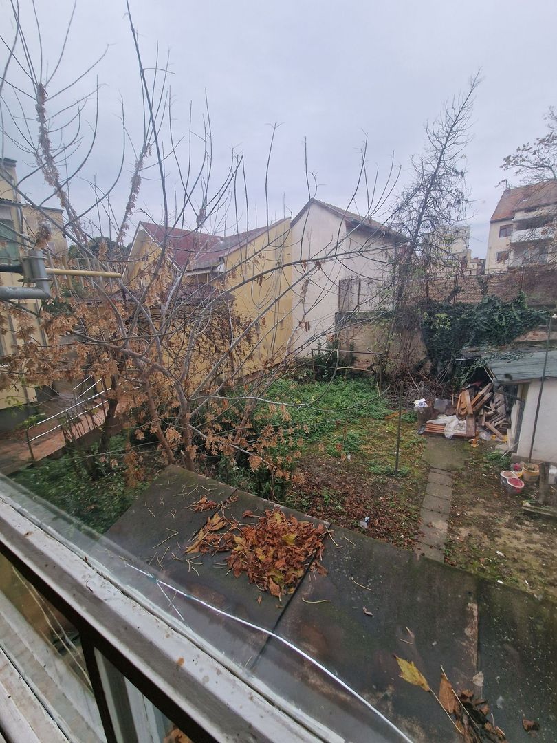 BRASADAS vinde ap 3 cam etaj 1/4 60mp in zona Ultracentrala. - Poză 4