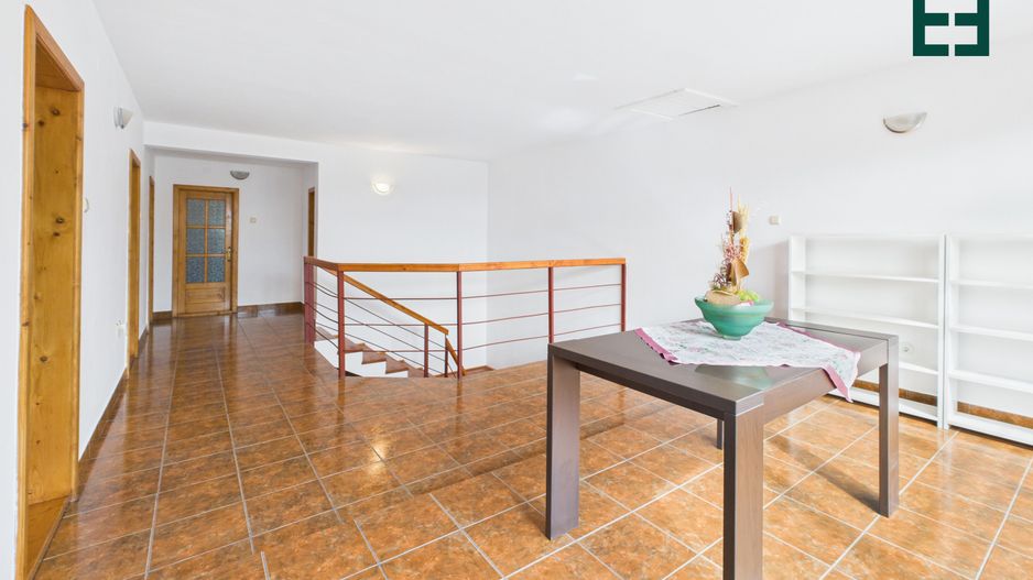 Casă tip Duplex cu 8 camere  - Zona Bujac - Arad - Poză 22