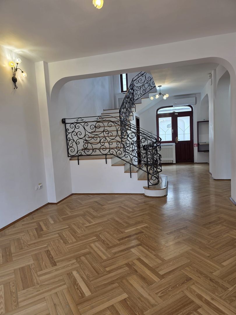 Vila de inchiriat - Poză 2