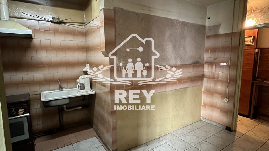 Apartament 4 camere decomandate 4 balcoane etaj 1 Str. Bâlea/Sibiu - Poză 12