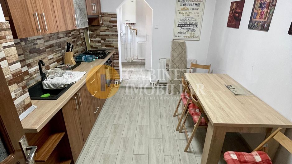 Galata - 3 Camere Decomandat - Mobilat/Utilat - 73 MP - Bloc dupa 1980 - Poză 9