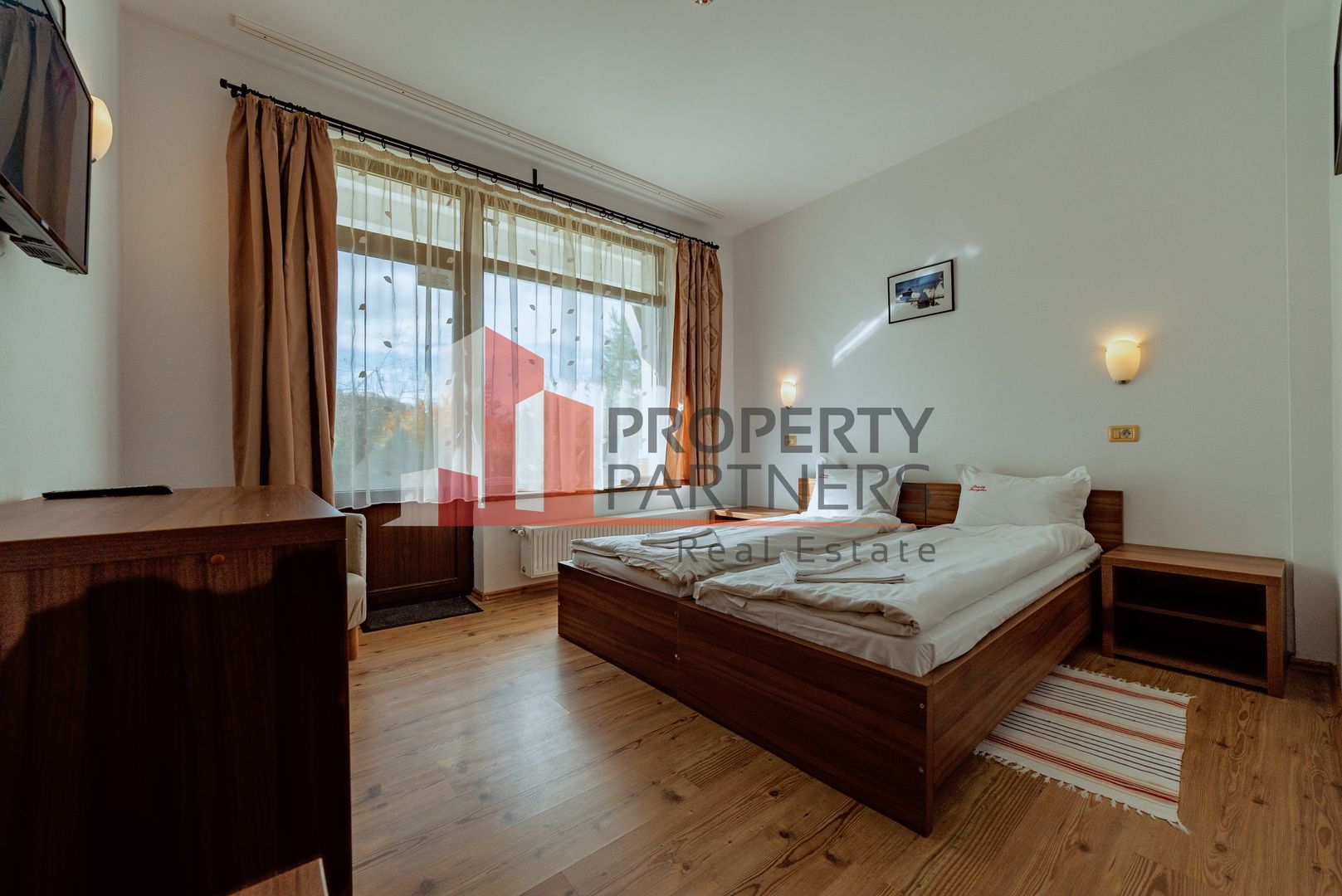 Pensiune  în Bran, sat Poarta – Afacere la cheie, locație premium - Poză 10