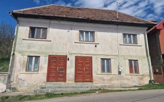 Casa traditional saseasca, in pitoareasca asezare Arini, Brasov - Poză 7